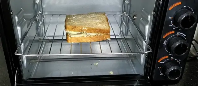 How to grill using a microwave